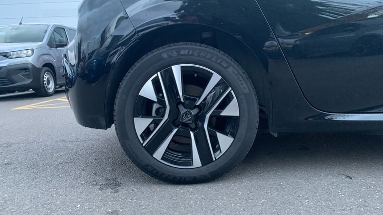 2024 Peugeot 208 50kWh E-Style Hatchback 5dr Electric Auto (7.4kW Charger) (136 ps) Hatchback Ele...