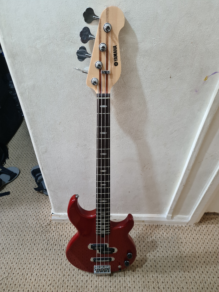 Yamaha BB1024 Professional Bass Guitar 