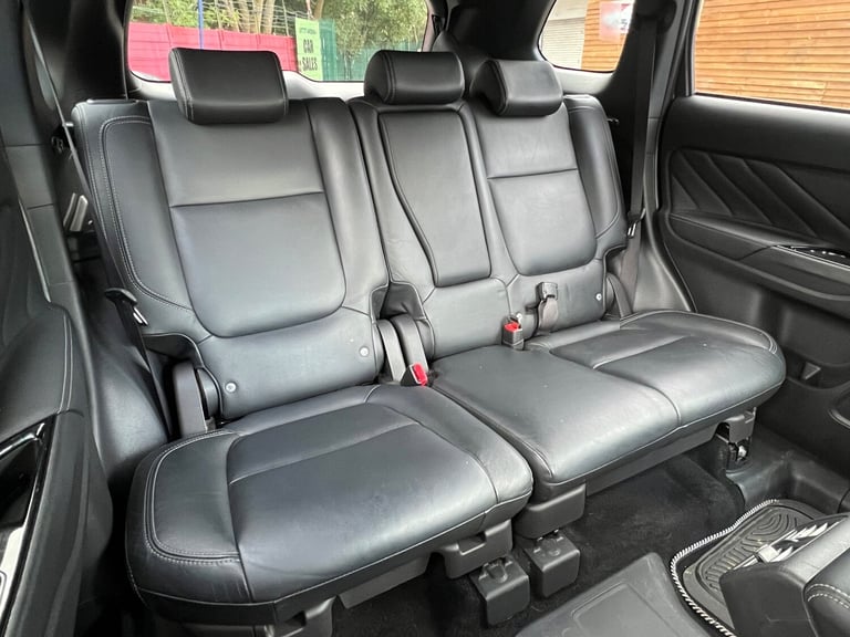 2019 Mitsubishi Outlander 2.4h TwinMotor 13.8kWh 4h SUV 5dr Petrol Plug-in