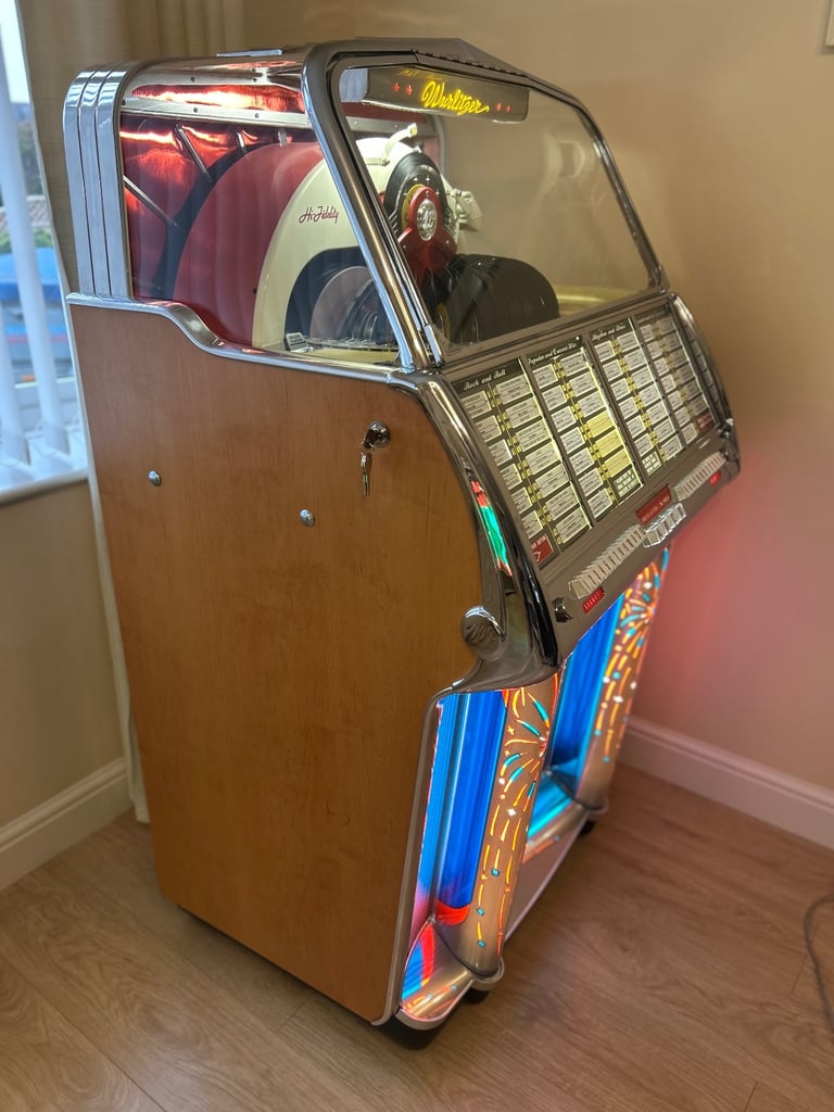 Wurlitzer 1800 jukebox 1955