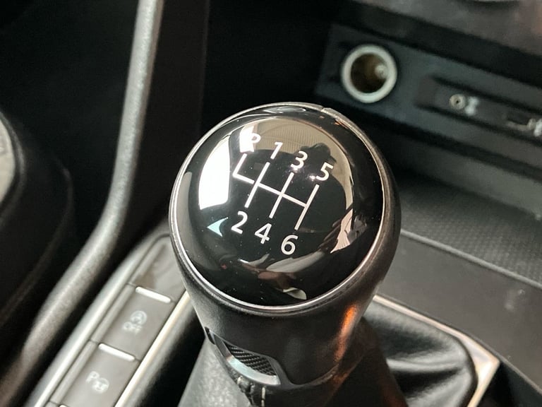 2017 Volkswagen Tiguan 2.0 TDi 150 4Motion R-Line 5dr SUV DIESEL Manual