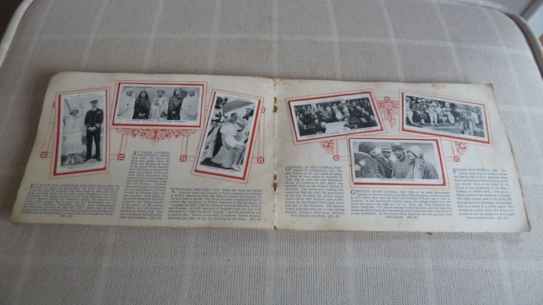 Selection of vintage and modern Royal Family memorabilia books and brochures