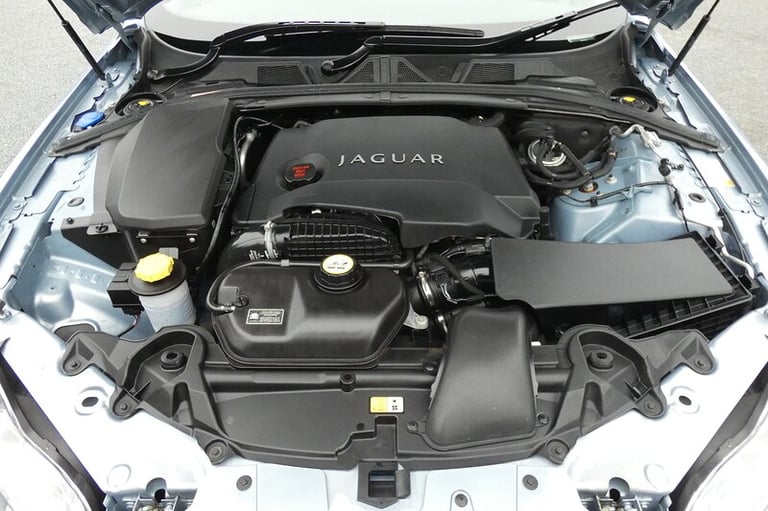 2010 Jaguar XF d V6 Luxury Saloon Diesel Automatic
