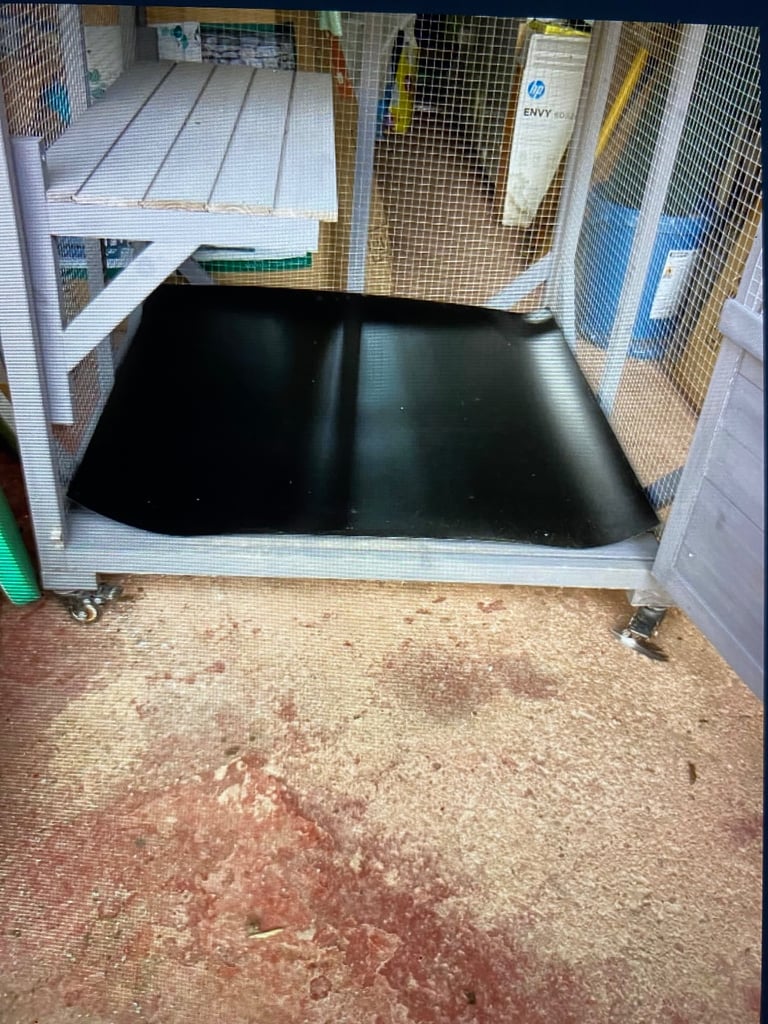 Pet outdoor cage/house