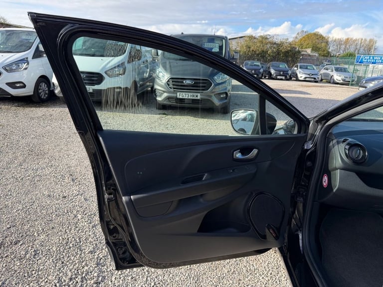 2019 Renault Clio 1.5 dCi Play Hatchback 5dr Diesel Manual Euro 6 (s/s) (90 ps) Hatchback Diesel ...