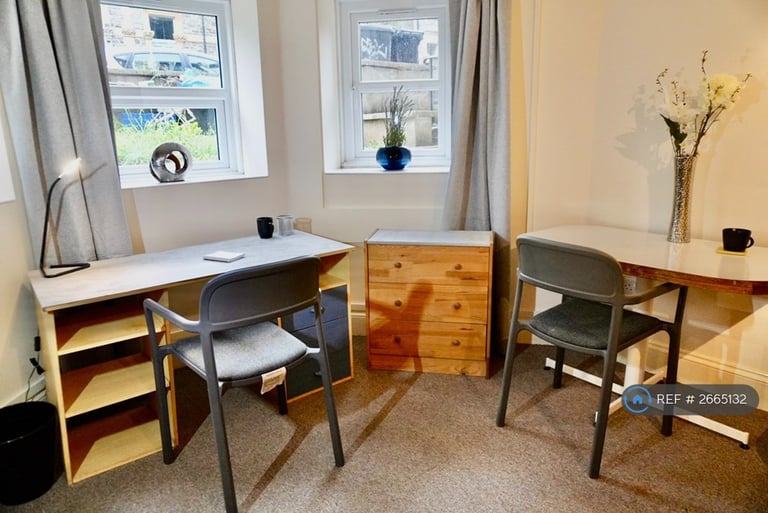 3 bedroom flat in Waverley Road, Redland, BS6 (3 bed) (#2665132)