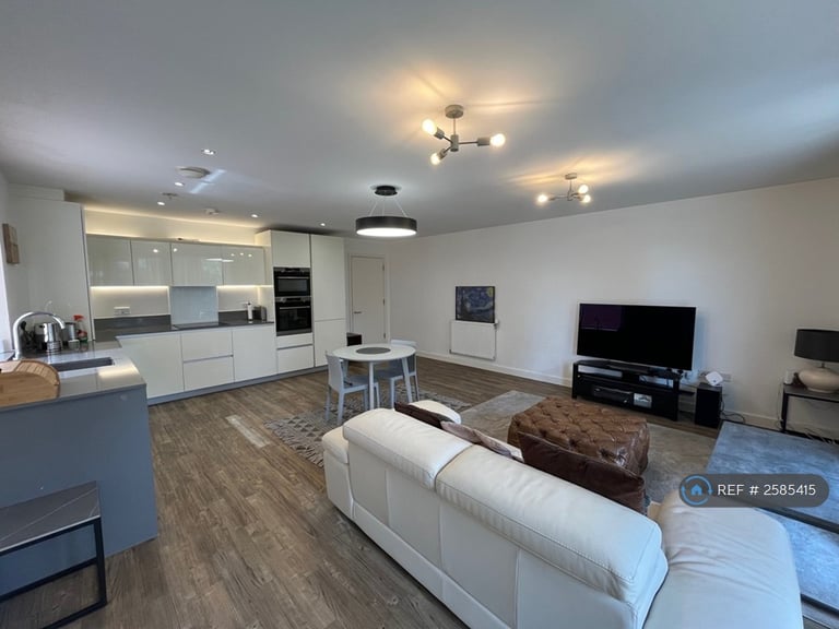 2 bedroom flat in Fowler Avenue, Trumpington, Cambridge, CB2 (2 bed) (#2585415)