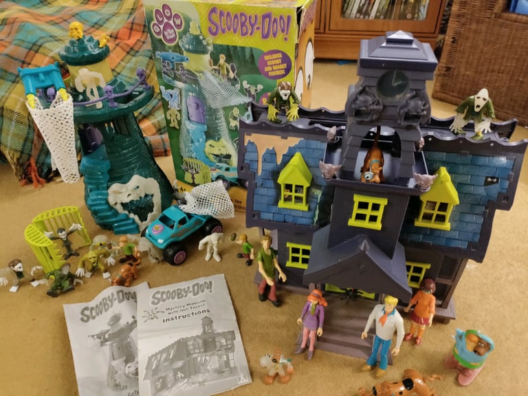 ScoobyDoo Mystery Mansion and Mystery of the Frighthouse playsets in
