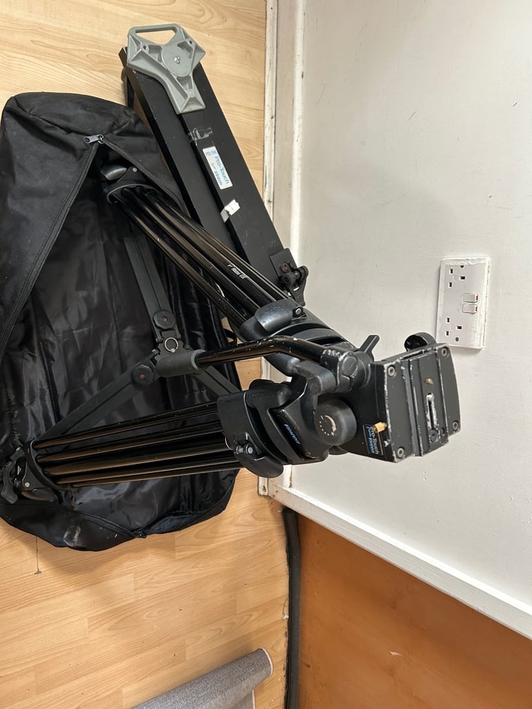 professional tripod pro Touch with dolly 