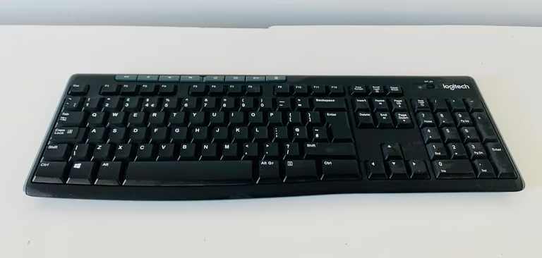 Logitec Wireless mouse and Keyboard
