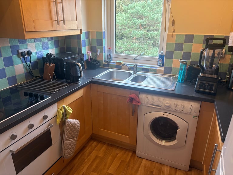 image for Available now! Flat share