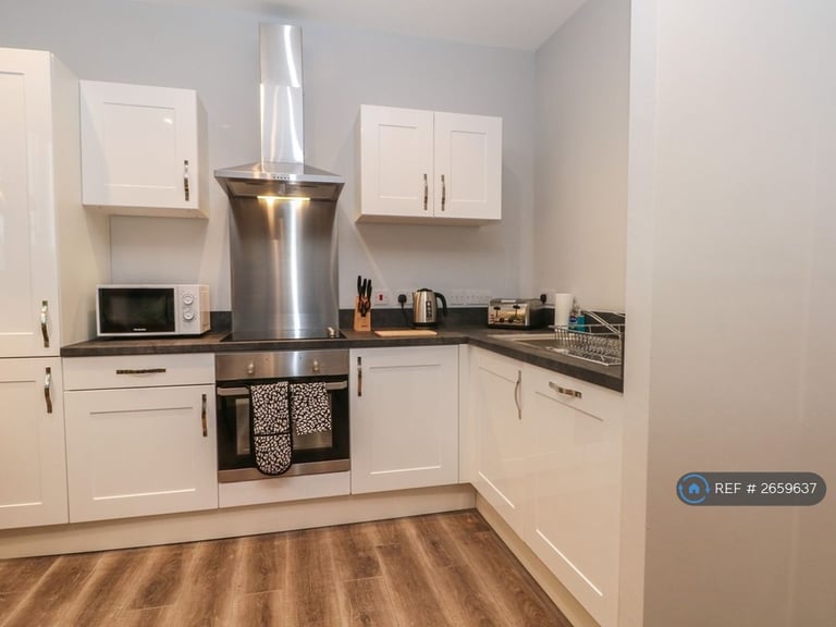 2 bedroom flat in Tudor Place, Waterloo, Liverpool, L22 (2 bed) (#2659637)