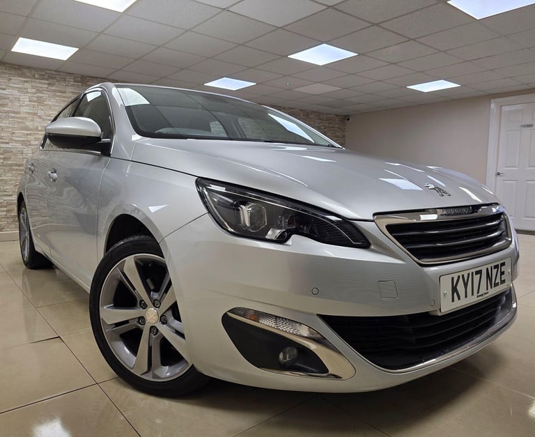 image for PEUGEOT 308 1.2 PureTech Allure Silver Manual WARRANTY 12 MONTHS MOT