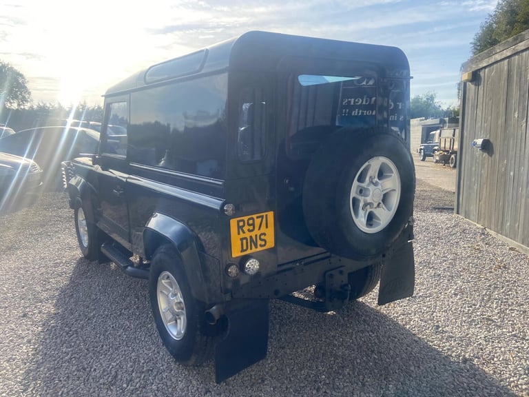  Land Rover Defender 90 2.5 TDi County Station Wagon 3dr Diesel Manual (111 bhp) Diesel Manual