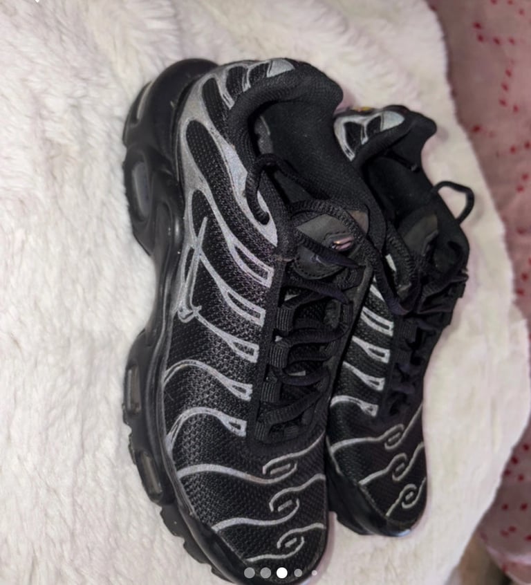 Black tns 