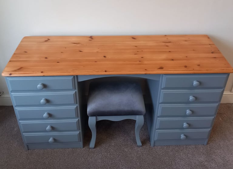 image for Stunning dressing table/desk