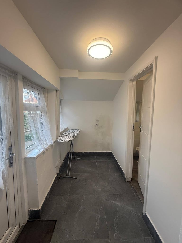 HMO licensed property for 5 under the borough of Hounslow 