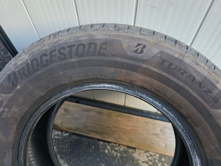 Bridgestone Turanza 215/65 R16 3000 miles driven 2 tyres