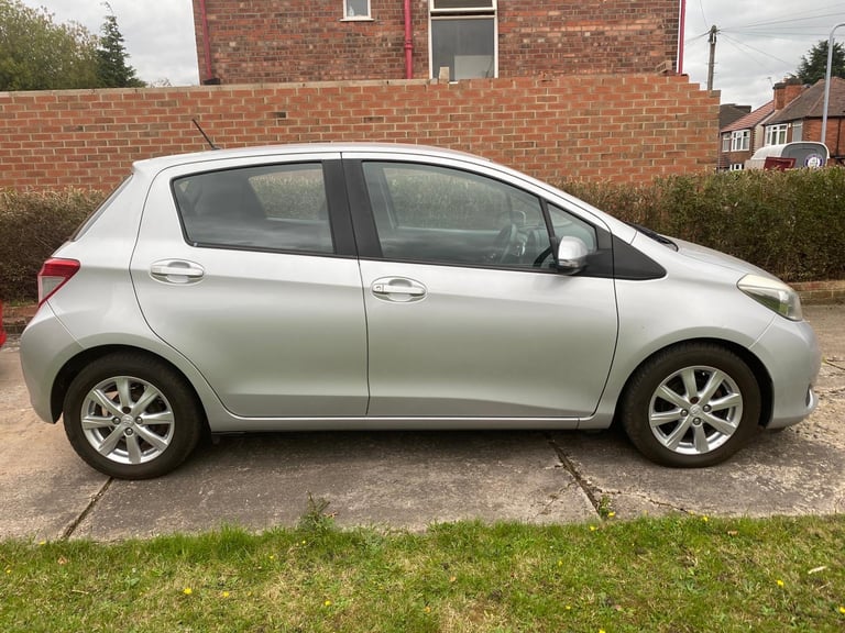 Toyota, YARIS, Hatchback, 2013, Manual, 1364 (cc), 5 doors