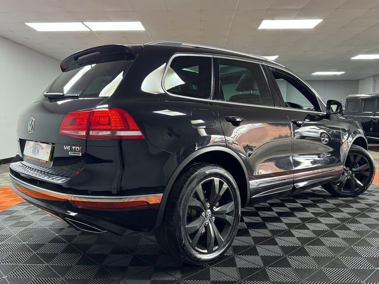 2015 Volkswagen Touareg 3.0 TDI V6 BlueMotion Tech R-Line Tiptronic 4WD Euro 6 (s/s) 5dr ESTATE D...