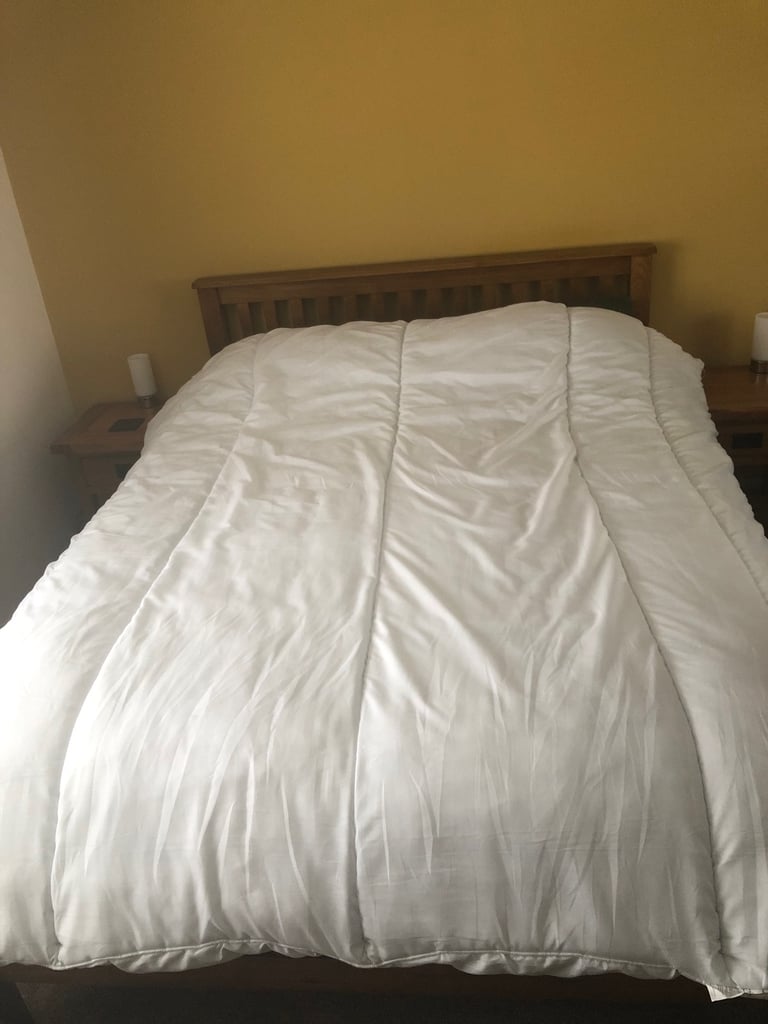 image for Silentnight Super Snuggly Toasty Warm 13.5 Tog Duvet Kingsize - hardly used (can post)