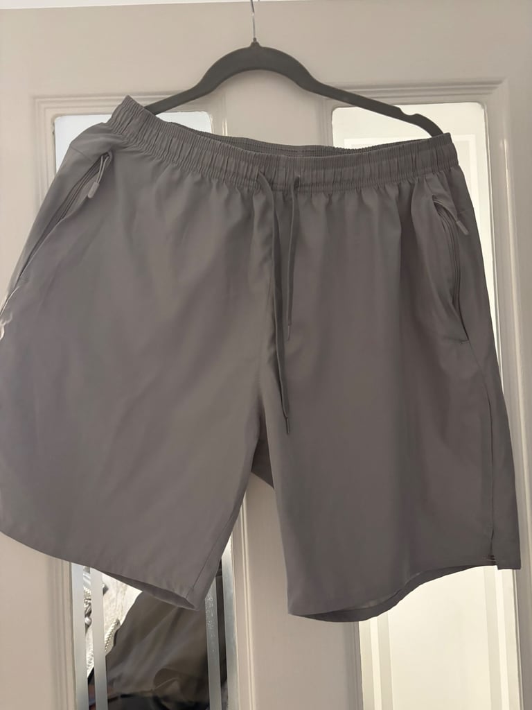 image for 76. Men’s shorts