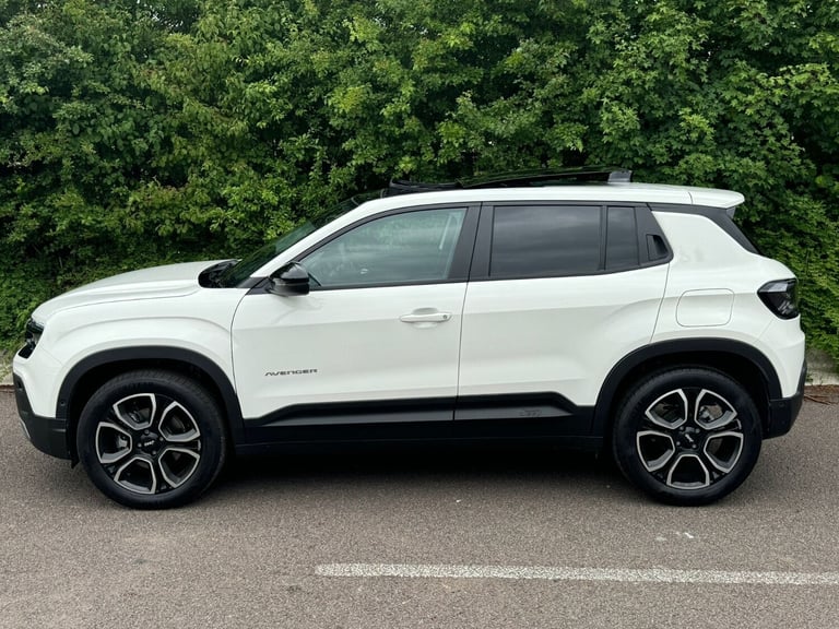 2025 Jeep Avenger 1.2 e-Hybrid Summit 5dr DCT Hatchback Petrol Automatic