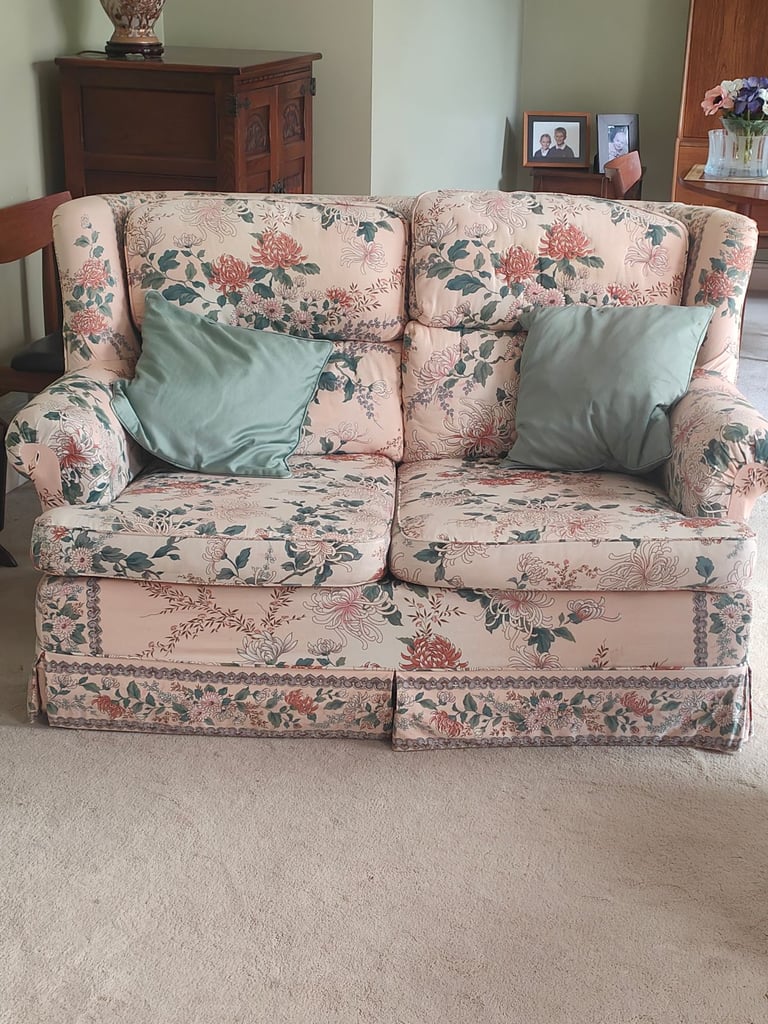 Sofa and armchairs 