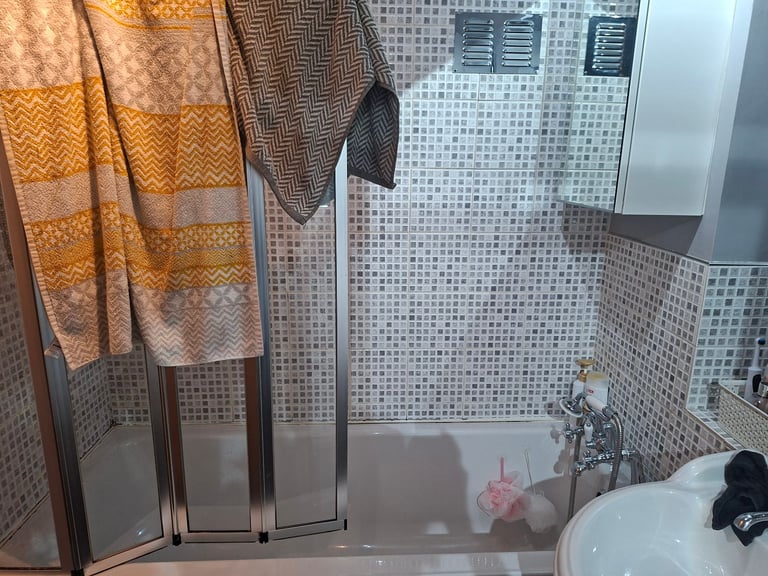 Bathtoom suite Immaculate 