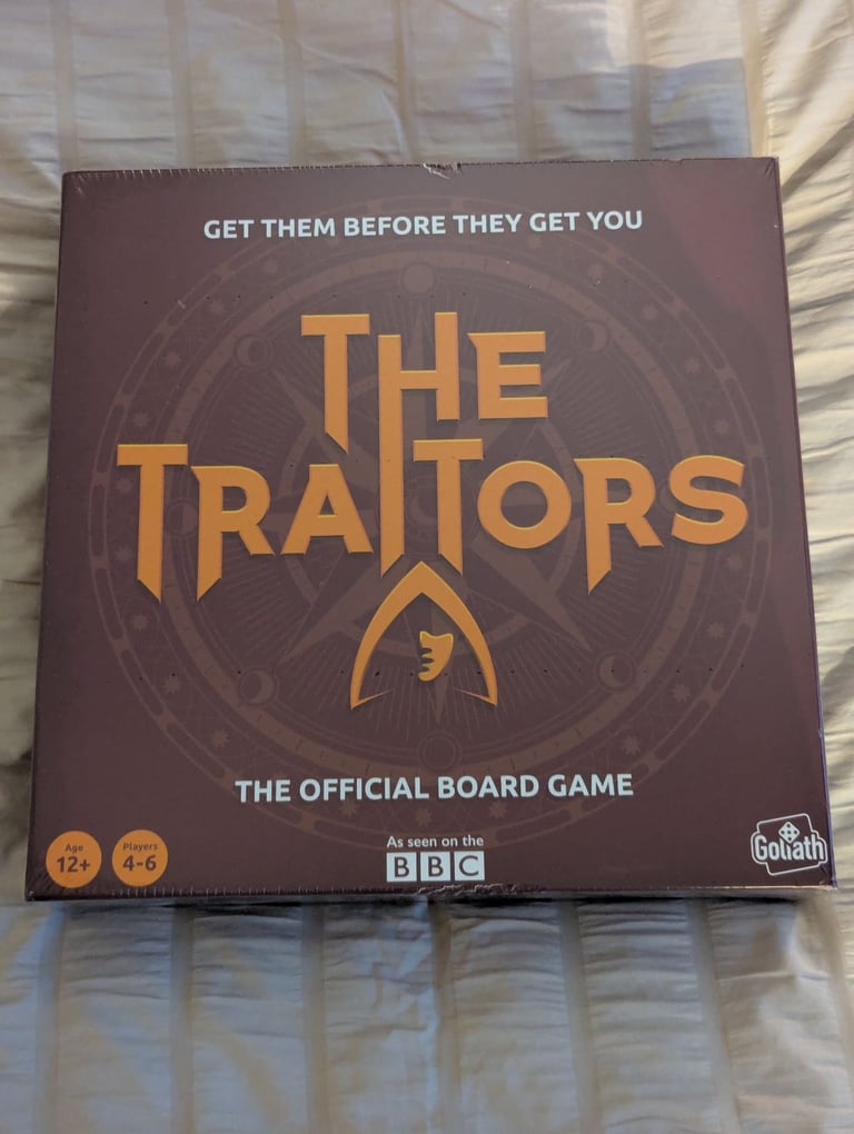 The Traitors - Official Board Game | Brand new & sealed | For 4-6 Players | Ages 12+