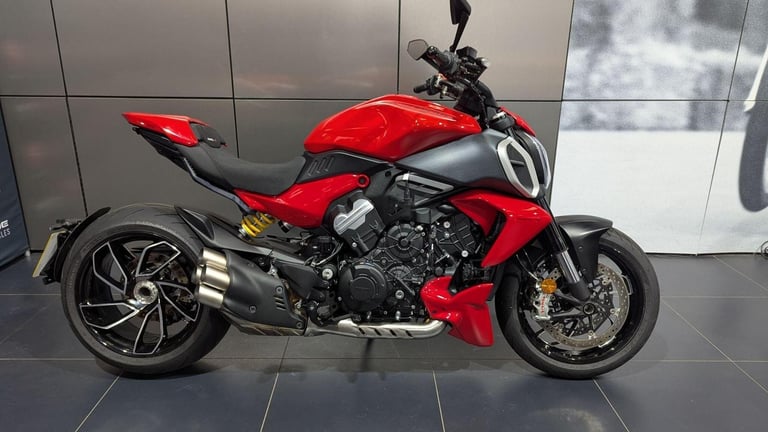 2025 Ducati Diavel V4 1158 Ducati Quick Shift Euro 5