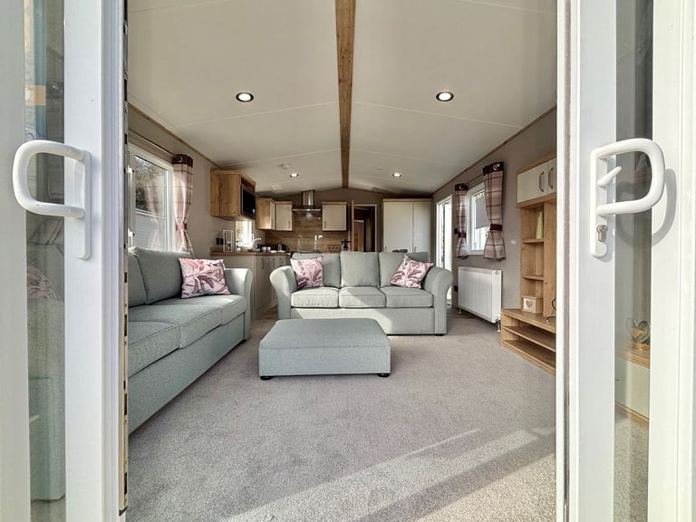 BRAND NEW STATIC CARAVAN FOR SALE AT BROADLAND SANDS HOLIDAY PARK - 11.5 MONTH OWNER SEASON
