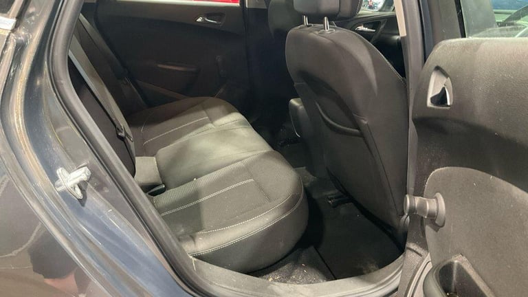 2014 Vauxhall Astra 1.6 16v SRi Euro 5 5dr HATCHBACK Petrol Manual