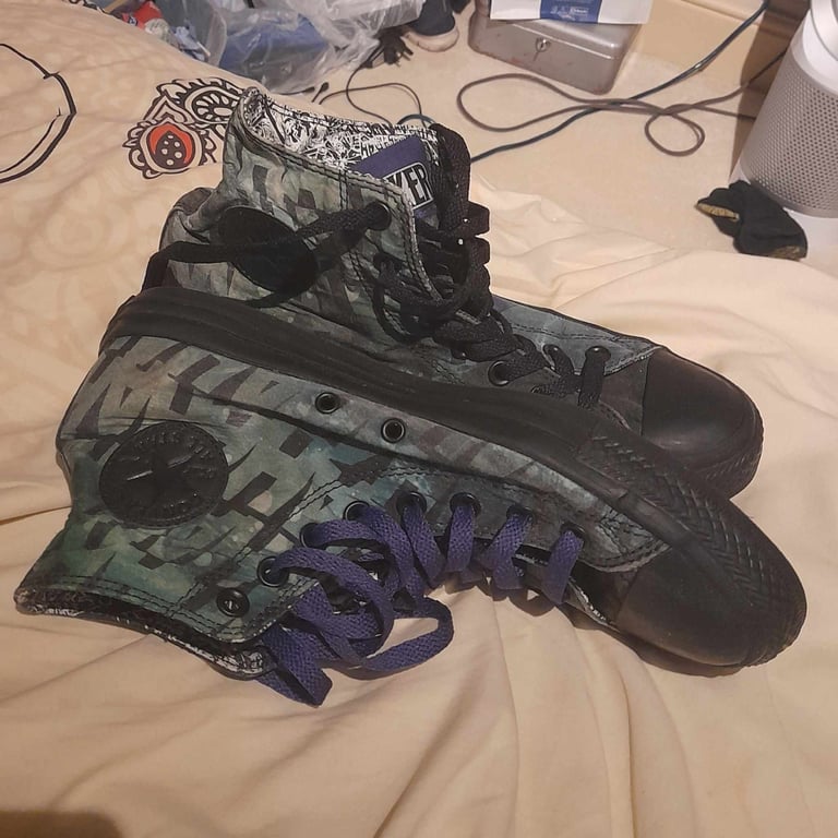 Joker Converse
