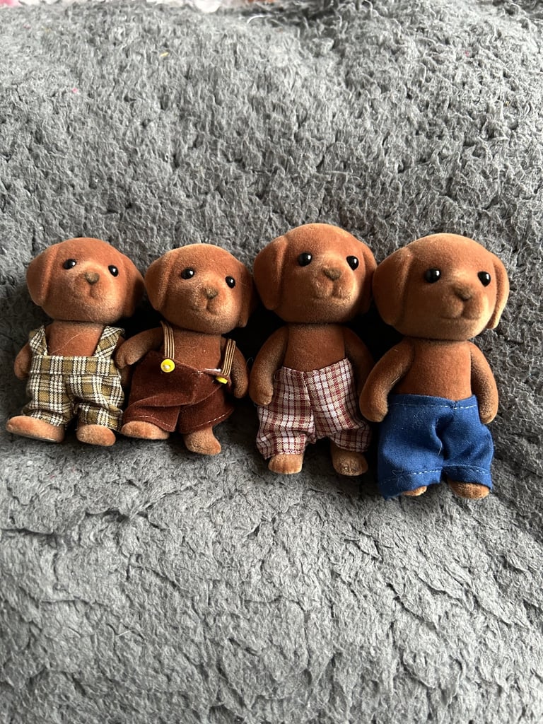 image for Sylvanian chocolate Labrador family 