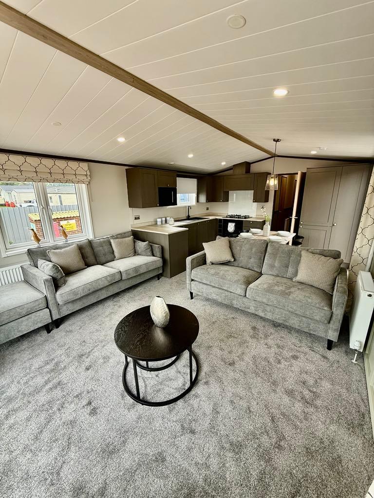 South Coast Seaside 8 Berth Lodge Finance Available CALL TOM [Phone number removed]