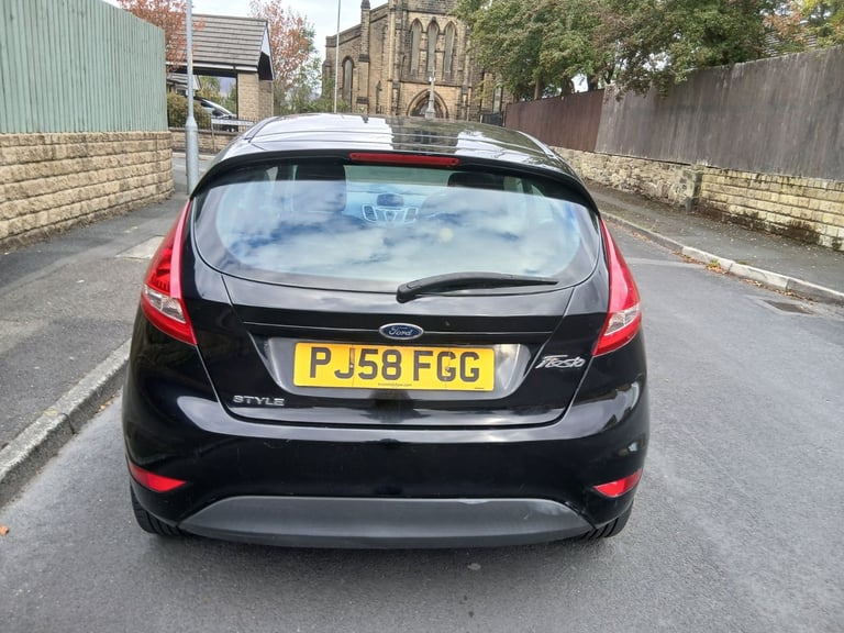Ford fiesta 1.2 petrol manual mot till april 2026
