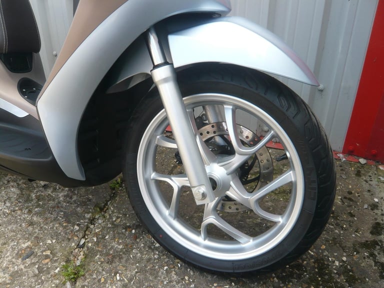 Piaggio Medley 125 2024 SCOOTER LEARNER LEGAL MOPED 50 VISION R RR CB MT YS YBR
