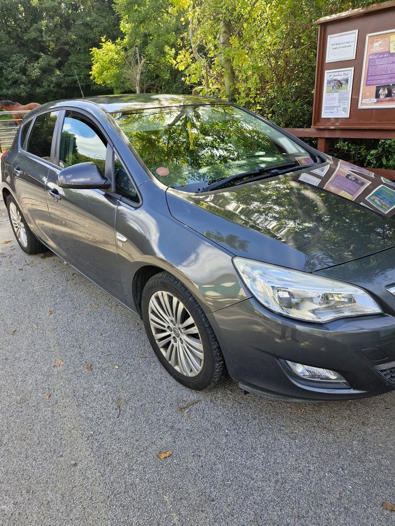 Vauxhall, ASTRA, Hatchback, 2011, Manual, 1598 (cc), 5 doors