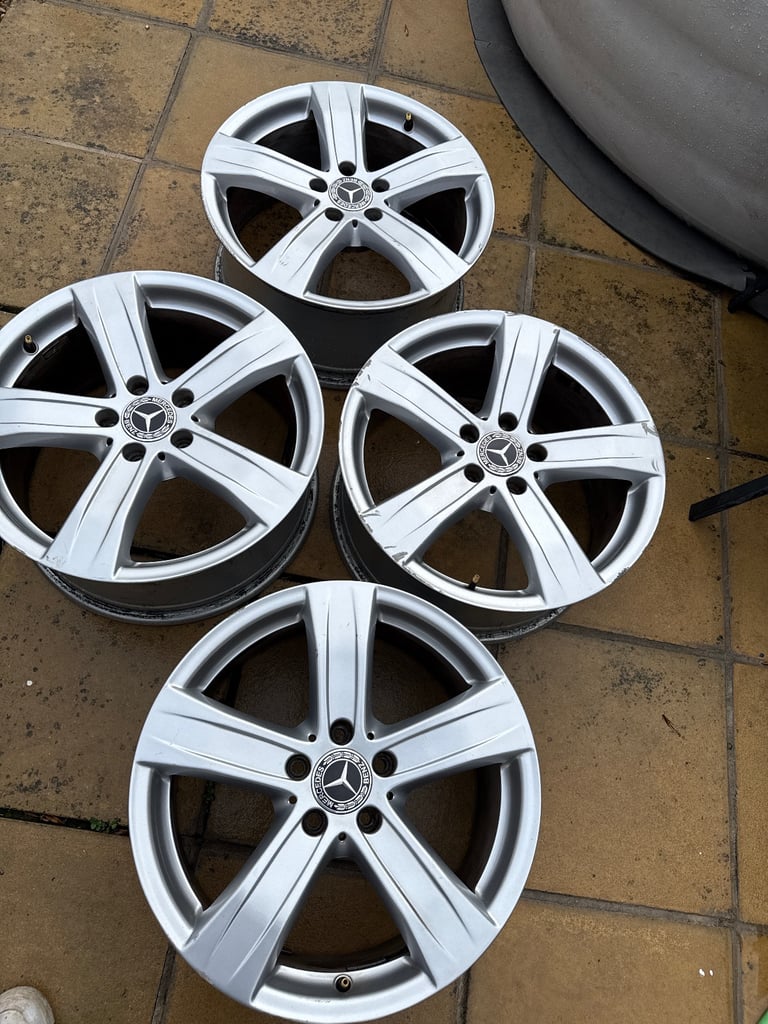Mercedes alloys 18”