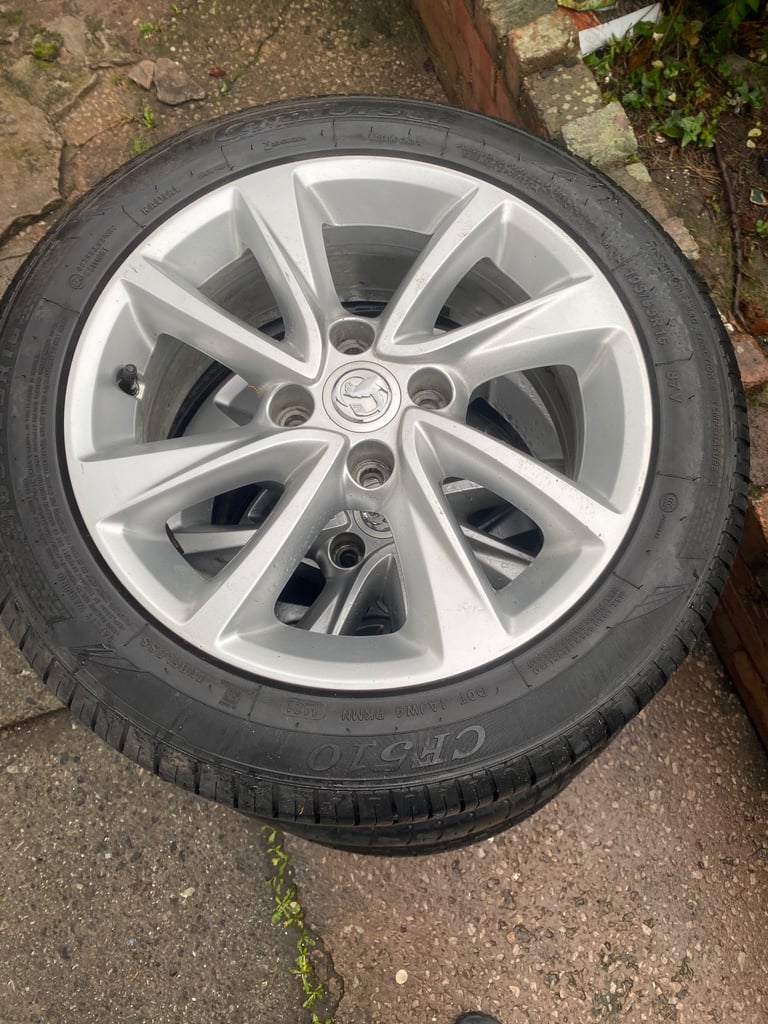Vauxhall astra Alloy Wheels with Tyres 