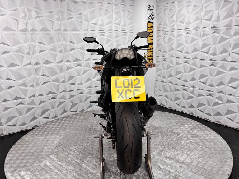 2012 Kawasaki ZR750 | *WARRENTY PROVIDED*