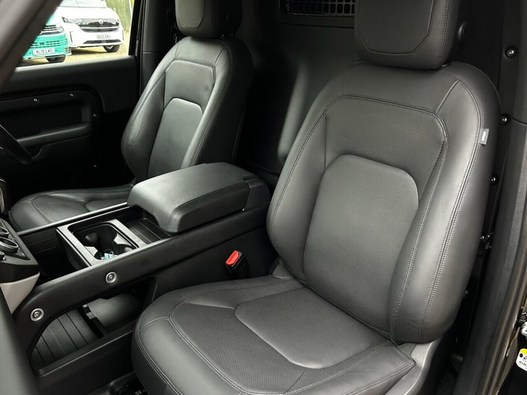 2023 Land Rover Defender 3.0 D250 MHEV HSE Hard Top SUV 3dr Diesel Auto 4WD SWB Euro 6 (s/s) (250...