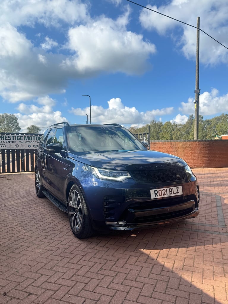 2021 Land Rover Discovery 3.0 D300 R-Dynamic SE 5dr Auto ESTATE Diesel Automatic