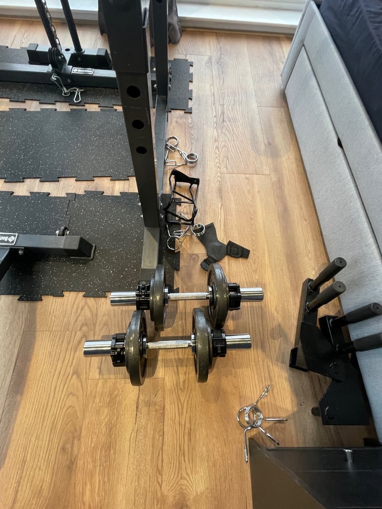 Bodymax full rack, attachments, 215kg cast weight plates and tree, 7ft 20kg barbell, bench, dumbells