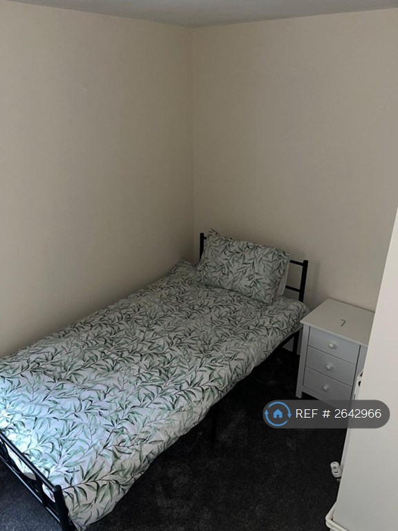 1 bedroom in Neath Road, Swansea, SA6 (#2642966)