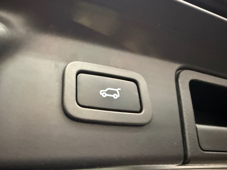 2018 68 RANGE ROVER LAND ROVER VELAR R DYNAMIC HSE D240 2.0 DIESEL 4WD BLACK EU6