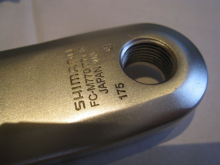 DEORE XT m770 crank set - shimano hollowtech 2 - , + can be posted 