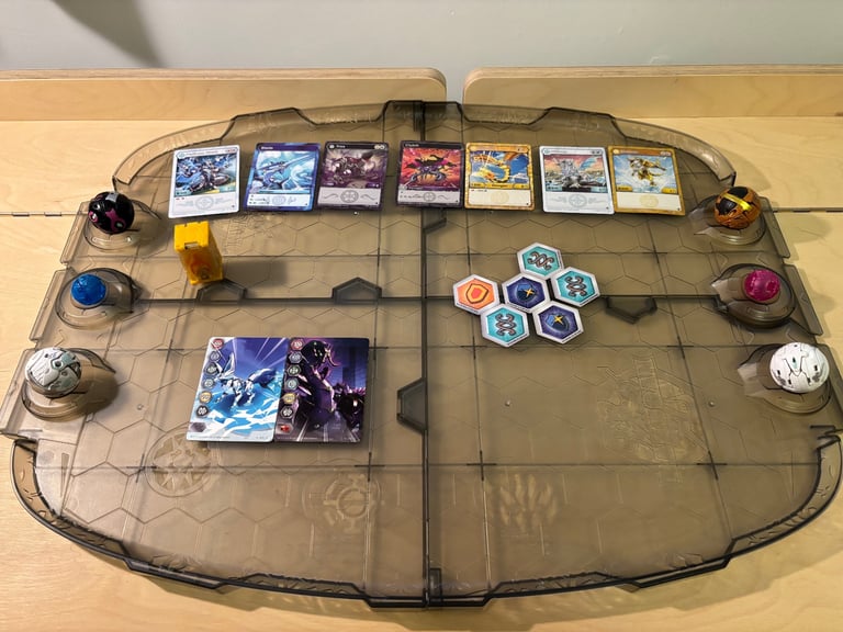 image for Bakugan Arena, 7 figures and cards