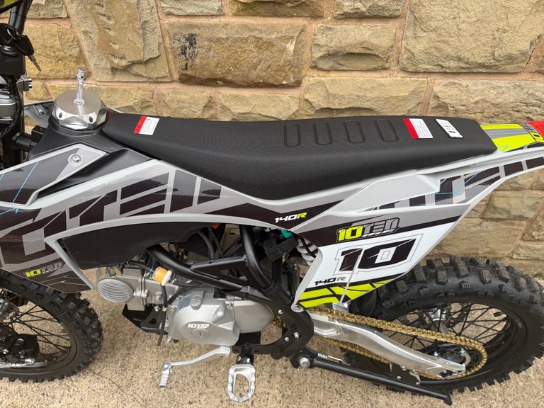 10TEN 140R 140CC 17/14  YOUTHS DIRT BIKE NEW